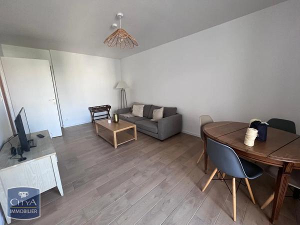 Appartement à louer 2 pièces 55.11m² Lyon (69008)