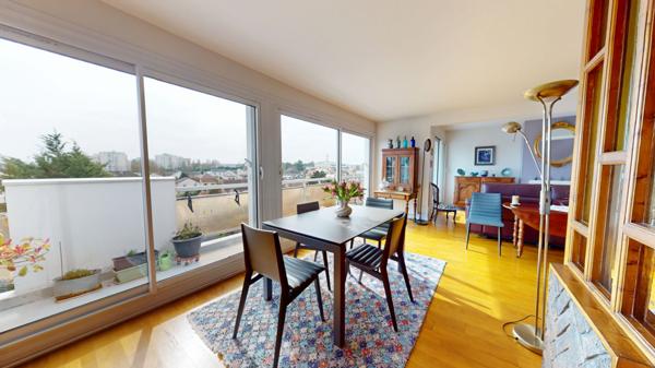 Appartement Caen 5 pièce(s)  dernier étage, garage double