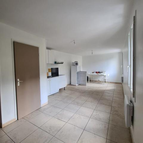 Location                                                      Appartement
                        
                     3 pièces                      47 m2                     à Lodève