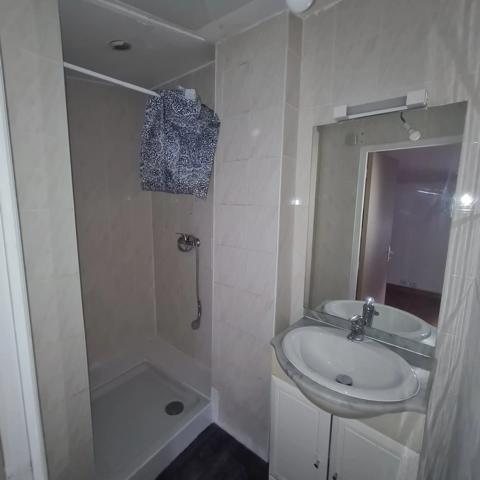 Location                                                      Appartement
                        
                     3 pièces                      47 m2                     à Lodève