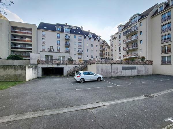 Appartement T1 à vendre à Melun - Vue sur la Seine, Balcon et Parking