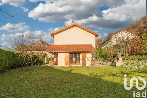 Maison à vendre 7 pièces 166 m² Varces-Allières-et-Risset