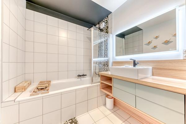 Lyon 6 - Appartement meublé de 96,12 m² - 1 Balcon - 3 Chambres