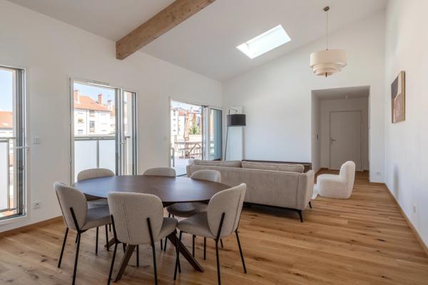 Villeurbanne - Dernier étage de 106,8 m² carrez - Terrasse 90 m²