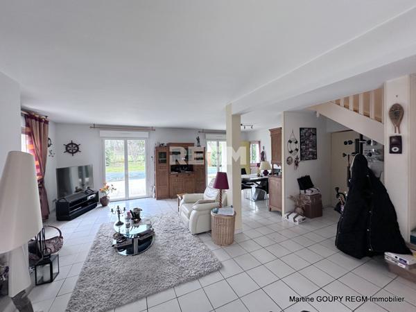 Saint-Cyr-en-Val (45590) Saint-Cyr-en-Val (45590) - Maison 154 m² carrez (158m²/sol) – 4 Chbrs – Piscine – T 709 m²