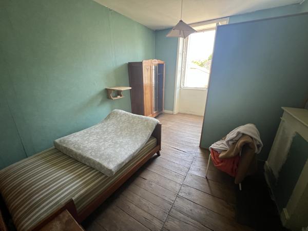Immeuble à vendre à Piégut-Pluviers (24360) - Dordogne