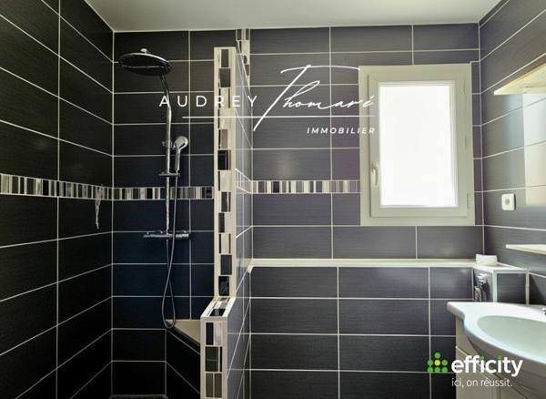 Maison
         6 pièces
        - 160 m² Bien prestige 499 000 € *