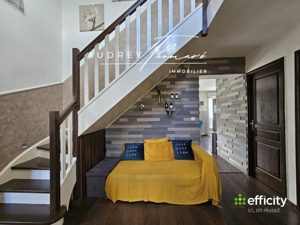 Maison
         6 pièces
        - 160 m² Bien prestige 499 000 € *
