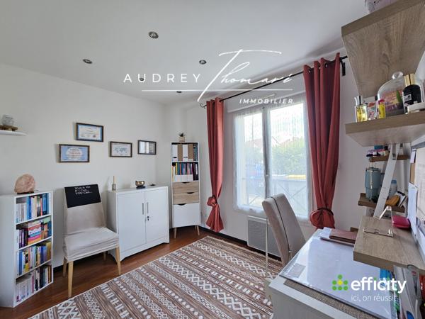 Maison
         6 pièces
        - 160 m² Bien prestige 499 000 € *