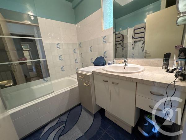 Appartement F3 à vendre  3 pièces - 77,30 m2 ST MANDRIER SUR MER - 83