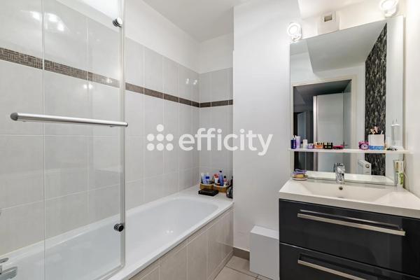 Appartement
         4 pièces
        - 80 m² Exclusivité 375 000 € *