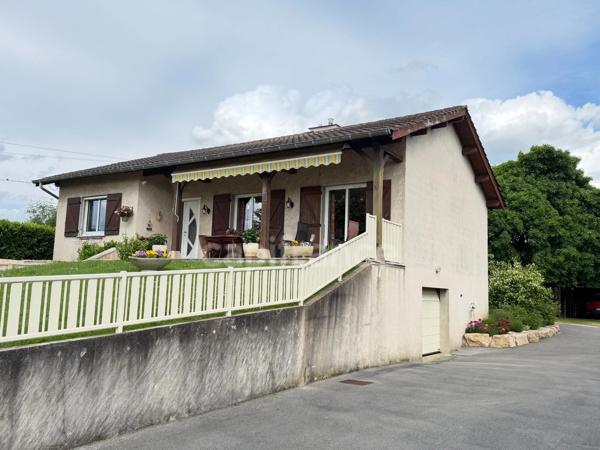 Maison familiale avec grand sous-sol, jardin arboré et vue dégagée – Proche Pont-de-Vaux