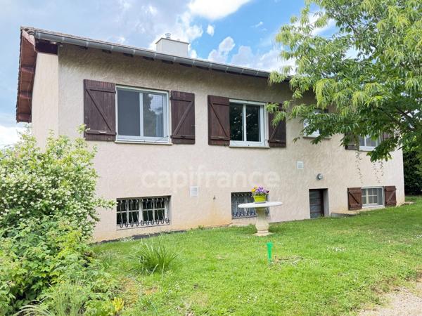 Maison familiale avec grand sous-sol, jardin arboré et vue dégagée – Proche Pont-de-Vaux