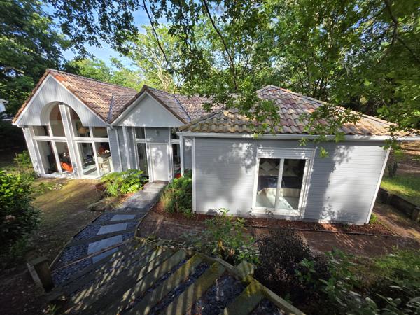 Maison
         4 pièces
        - 88 m² 620 000 € *