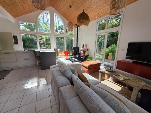 Maison
         4 pièces
        - 88 m² 620 000 € *