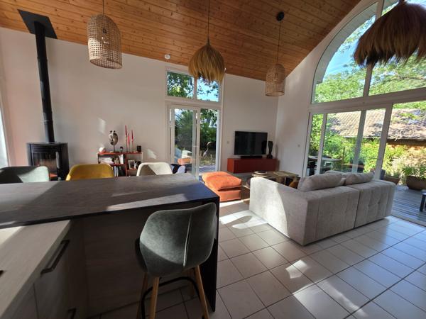 Maison
         4 pièces
        - 88 m² 620 000 € *