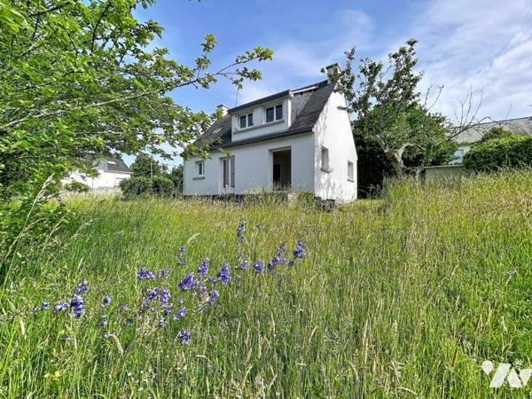 Quimperlé Est : Maison des années 70 sur un grand terrain