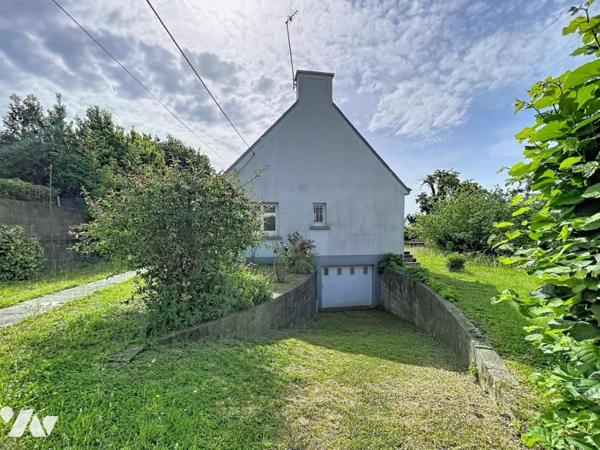 Quimperlé Est : Maison des années 70 sur un grand terrain