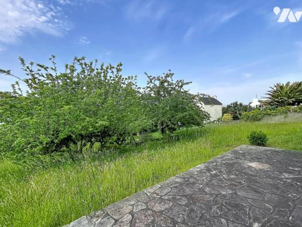 Quimperlé Est : Maison des années 70 sur un grand terrain