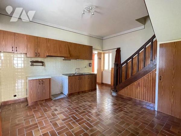 Maison à usage mixte à vendre chez votre notaire de Pont-Aven,

En plein coeur du bourg de RI...