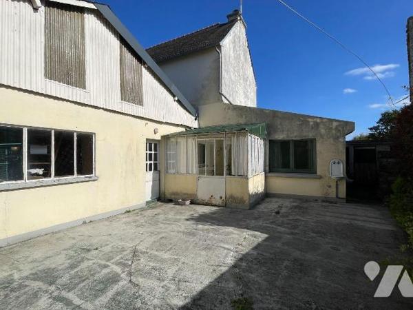 Maison à usage mixte à vendre chez votre notaire de Pont-Aven,

En plein coeur du bourg de RI...