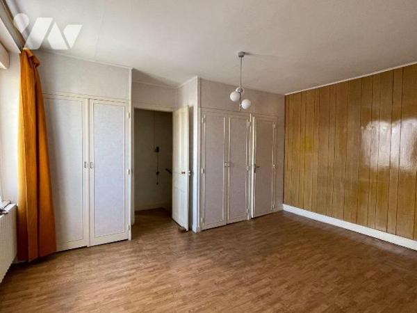 Maison à usage mixte à vendre chez votre notaire de Pont-Aven,

En plein coeur du bourg de RI...