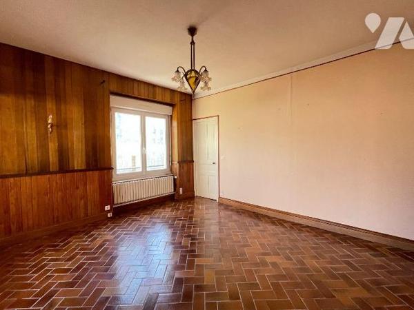 Maison à usage mixte à vendre chez votre notaire de Pont-Aven,

En plein coeur du bourg de RI...