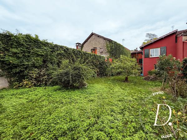 Maison de village avec jardin