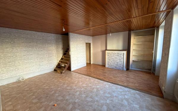 Maison à vendre    3 pièces •  Ainay-le-Château