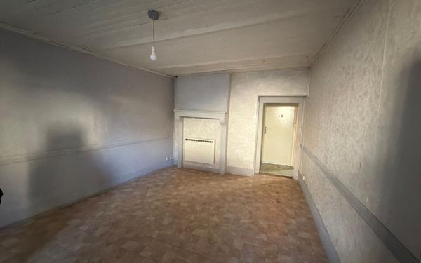 Maison à vendre    3 pièces •  Ainay-le-Château