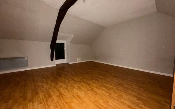 Maison à vendre    3 pièces •  Ainay-le-Château