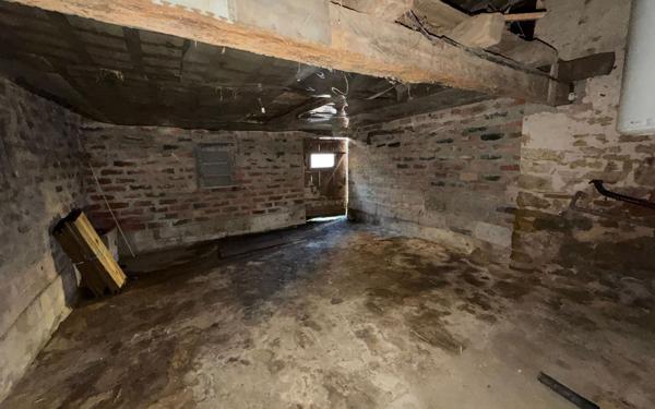 Maison à vendre    3 pièces •  Ainay-le-Château