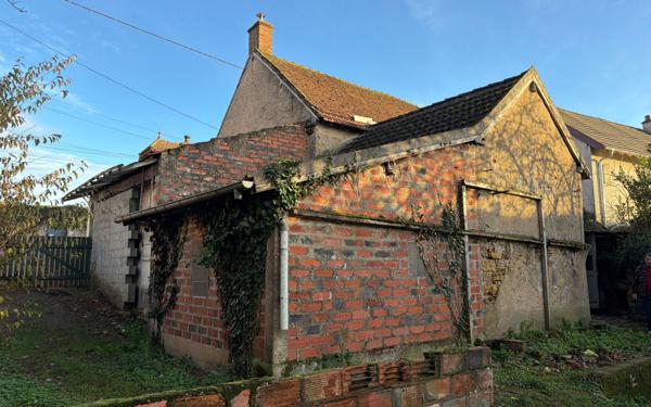 Maison à vendre    3 pièces •  Ainay-le-Château