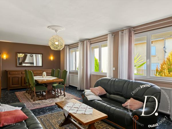 MARCIAC – MAISON DE PLAIN-PIED AVEC GRANDES DÉPENDANCES, GARAGES ET VÉRANDA