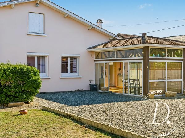 MARCIAC – MAISON DE PLAIN-PIED AVEC GRANDES DÉPENDANCES, GARAGES ET VÉRANDA