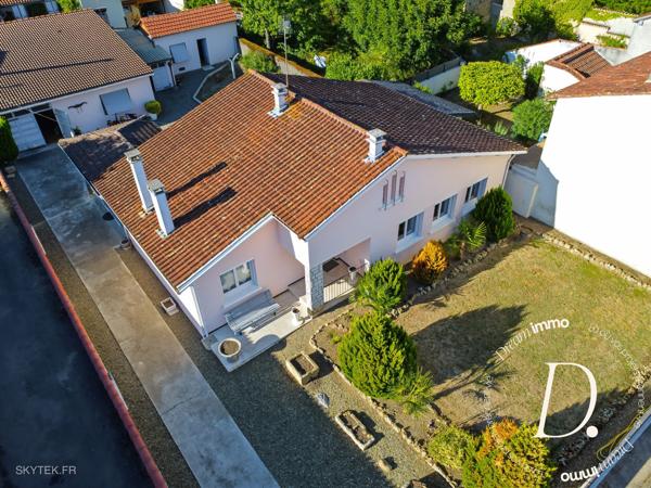MARCIAC – MAISON DE PLAIN-PIED AVEC GRANDES DÉPENDANCES, GARAGES ET VÉRANDA