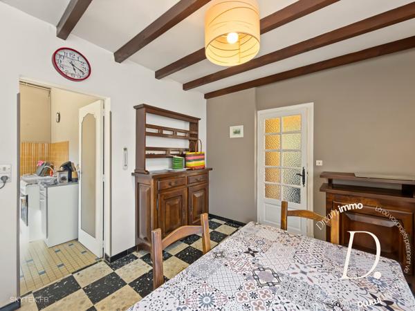 MARCIAC – MAISON DE PLAIN-PIED AVEC GRANDES DÉPENDANCES, GARAGES ET VÉRANDA