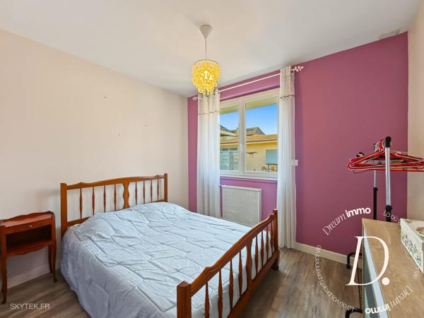 MARCIAC – MAISON DE PLAIN-PIED AVEC GRANDES DÉPENDANCES, GARAGES ET VÉRANDA