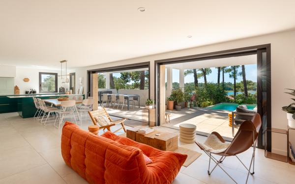 Villa 9 pièce(s) 6 chambre(s) 290 m²