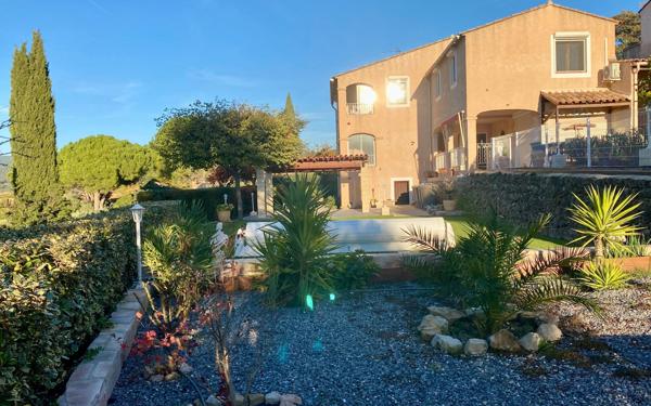 Maison à vendre    6 pièces •  Le Beausset