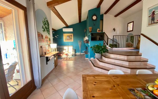 Maison à vendre    6 pièces •  Le Beausset