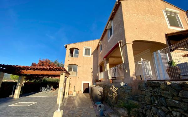 Maison à vendre    6 pièces •  Le Beausset