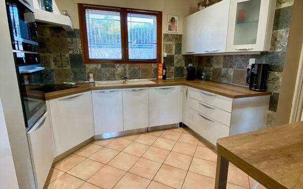 Maison à vendre    6 pièces •  Le Beausset