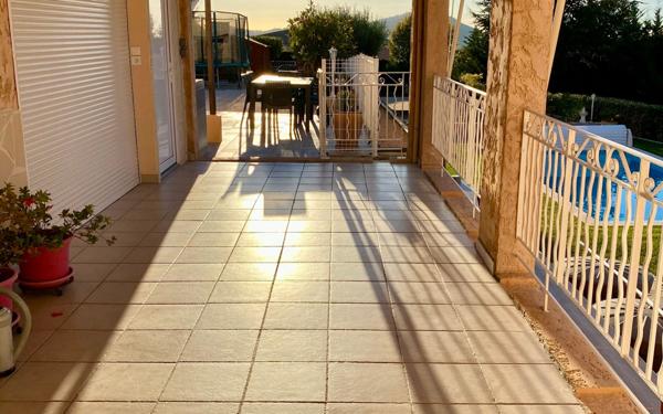 Maison à vendre    6 pièces •  Le Beausset