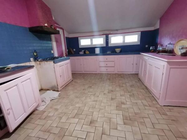 Ancien corps de ferme avec terrains à Luchapt