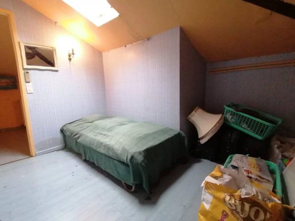 Ancien corps de ferme avec terrains à Luchapt