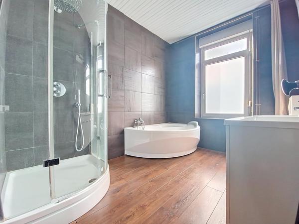 SUPERBE MAISON DE FAMILLE