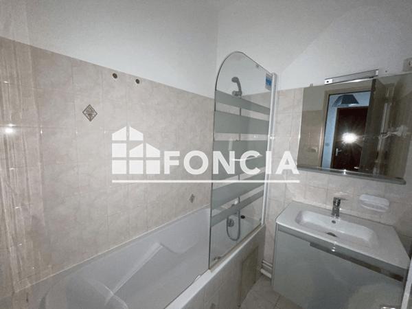 Location Appartement 2 pièces 41.11 m² - 53 RUE DU MOULIN Charleville Mezieres 08000
