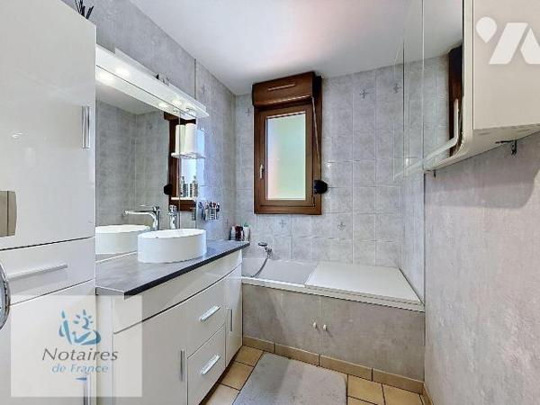 EN EXCLUSIVITÉ CHEZ VOTRE NOTAIRE

Maison semi-individuelle en semi plain-pied - 2 chambres -...