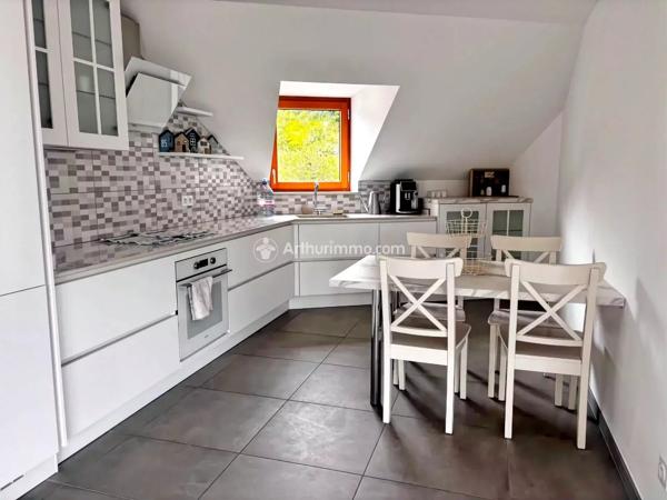 Vente                                                      Appartement
                        
                     4 pièces                      120 m2                     à Évian-les-Bains